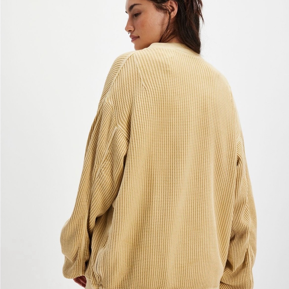 Free People One Lupo Bomber Cardi NWOT
Size S/P soft yellow - Picture 3 of 8